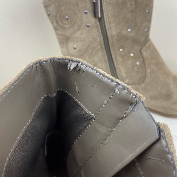 BANDOLINO Xerissa Suede Studded Leather Western Boots - Picture 8 of 13